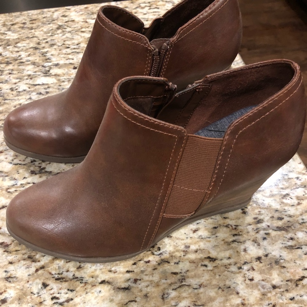 NWT Dr Scholls wedge brown boots 9